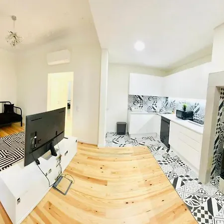 Center 3 Bedroom Flat Next To Avenida Liberdade