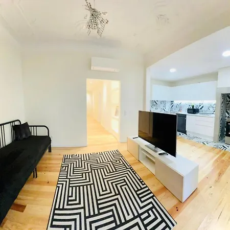 Center 3 Bedroom Flat Next To Avenida Liberdade