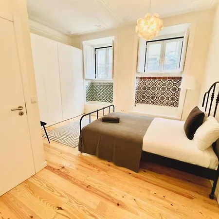 Apartment Center 3 Bedroom Flat Next To Avenida Liberdade *
