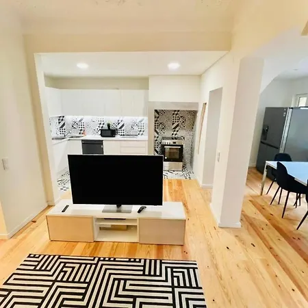 Center 3 Bedroom Flat Next To Avenida Liberdade Apartment