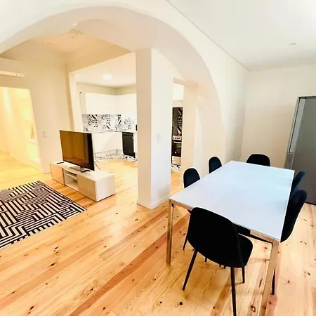 Center 3 Bedroom Flat Next To Avenida Liberdade Lägenhet *