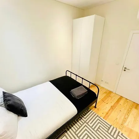 Apartment Center 3 Bedroom Flat Next To Avenida Liberdade *