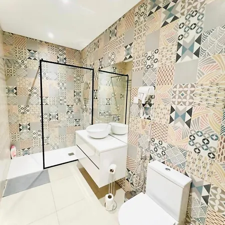 Center 3 Bedroom Flat Next To Avenida Liberdade Lägenhet