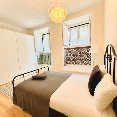 Apartment Center 3 Bedroom Flat Next To Avenida Liberdade *
