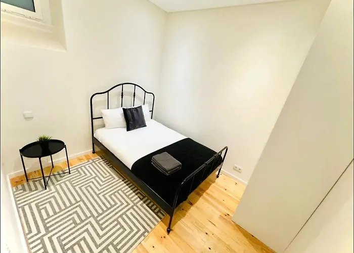 Center 3 Bedroom Flat Next To Avenida Liberdade