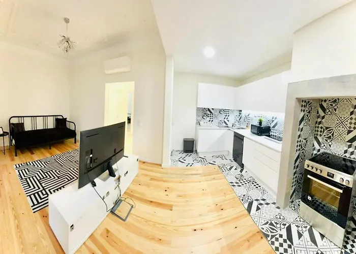 Center 3 Bedroom Flat Next To Avenida Liberdade