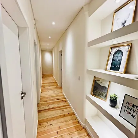 Center 3 Bedroom Flat Next To Avenida Liberdade Daire *